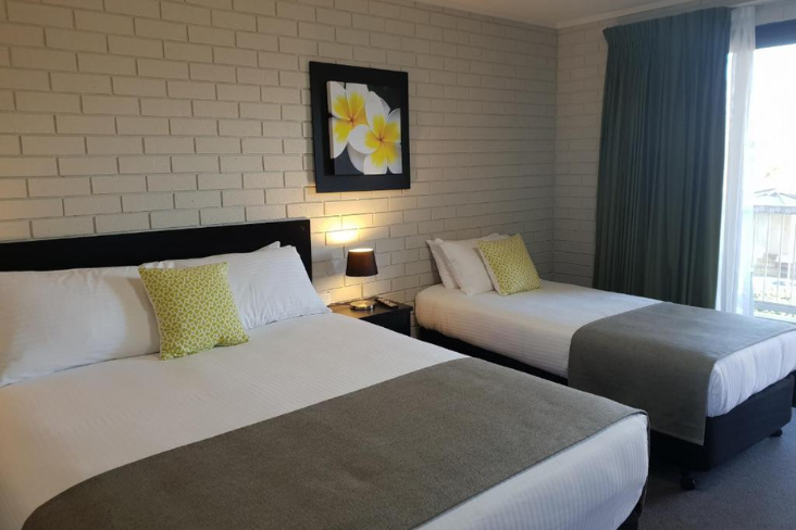 Twin-Room-In-Albury-four